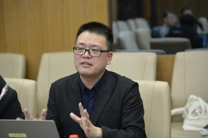 天美娱乐副系主任吕志峰老师介绍“丽娃中文讲堂”情况